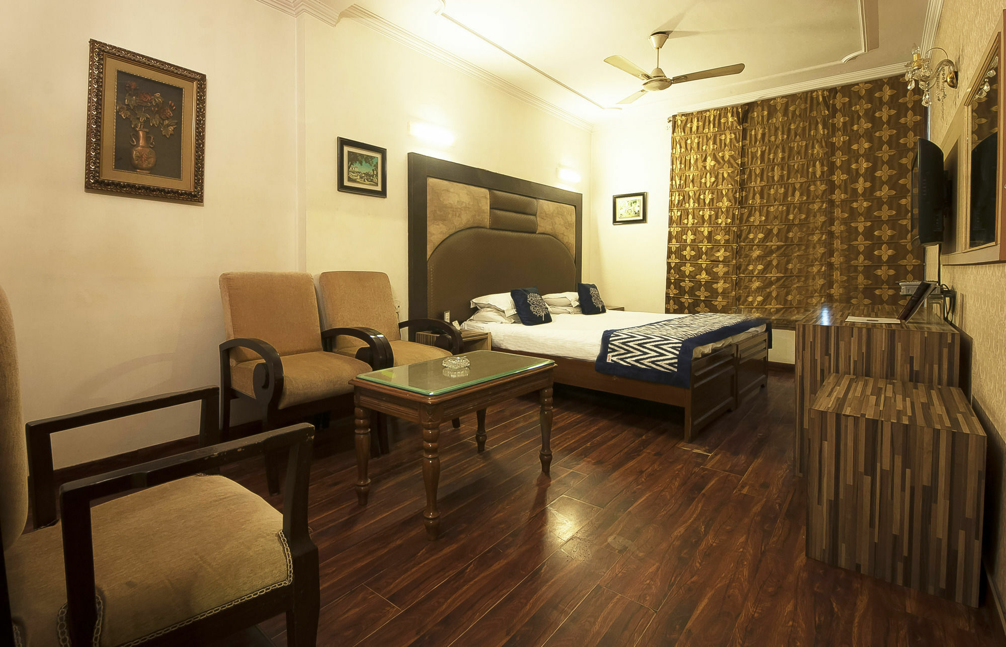 Golden Leaf Hotel Neu-Delhi Exterior foto