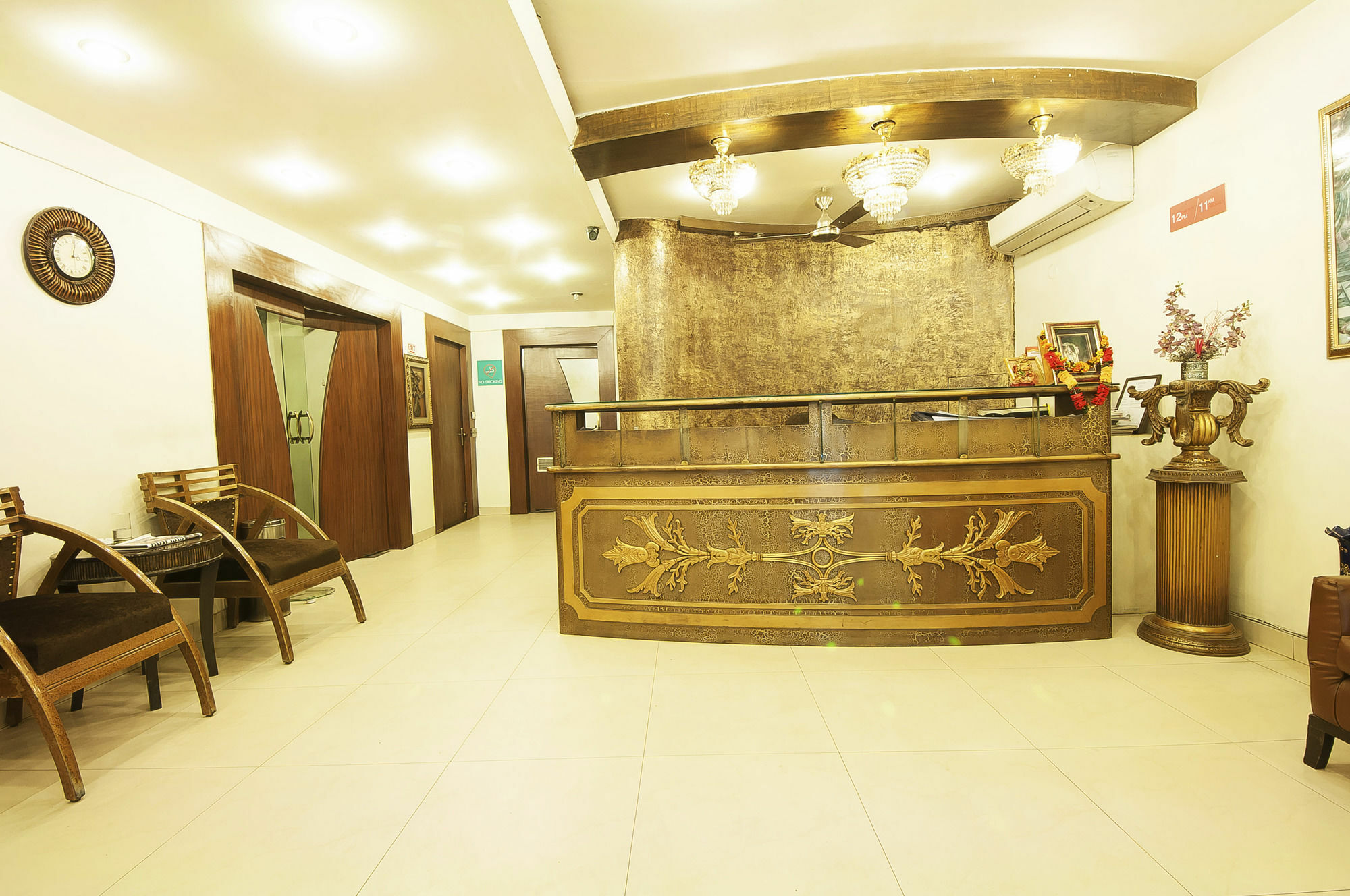 Golden Leaf Hotel Neu-Delhi Exterior foto