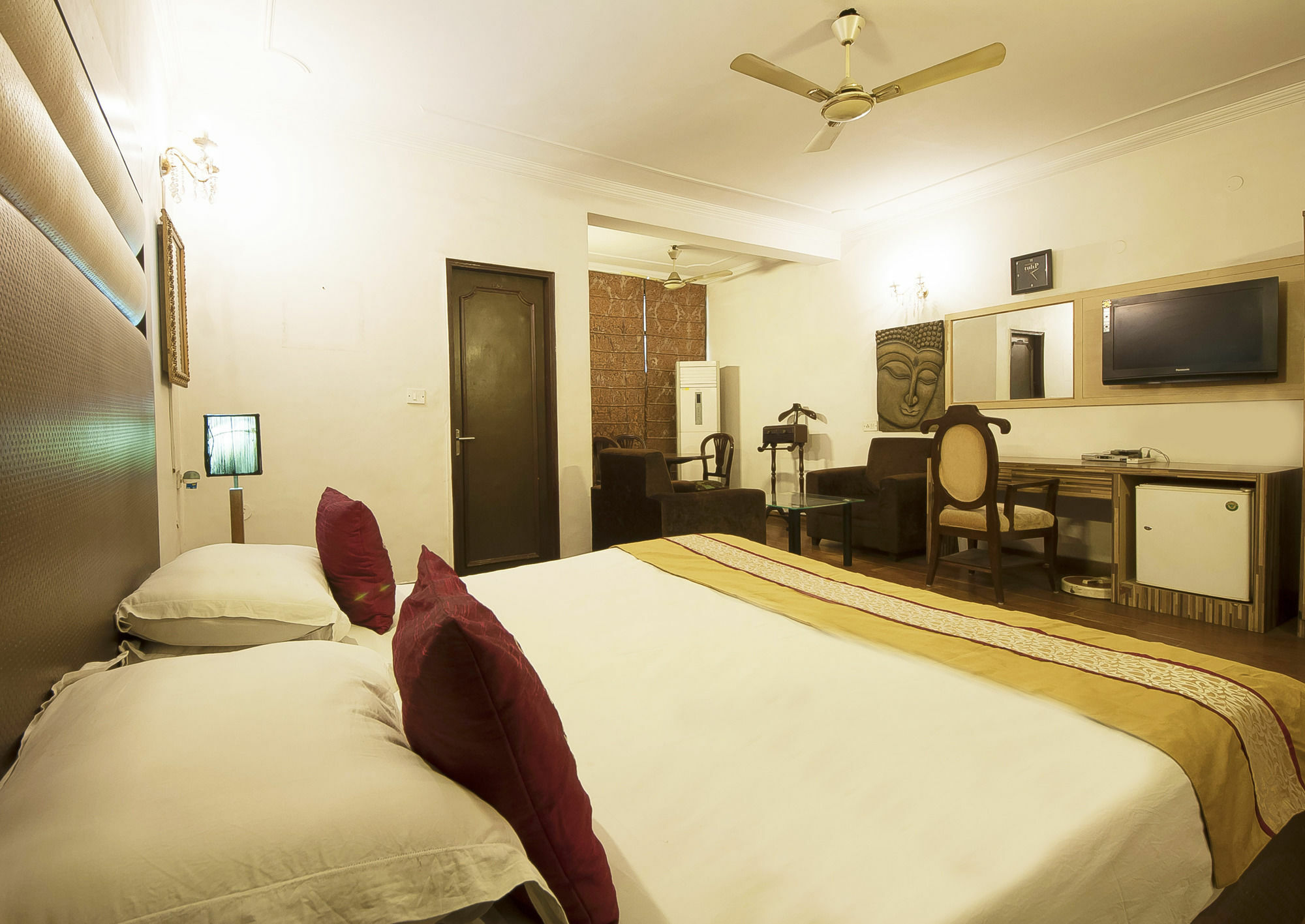 Golden Leaf Hotel Neu-Delhi Exterior foto