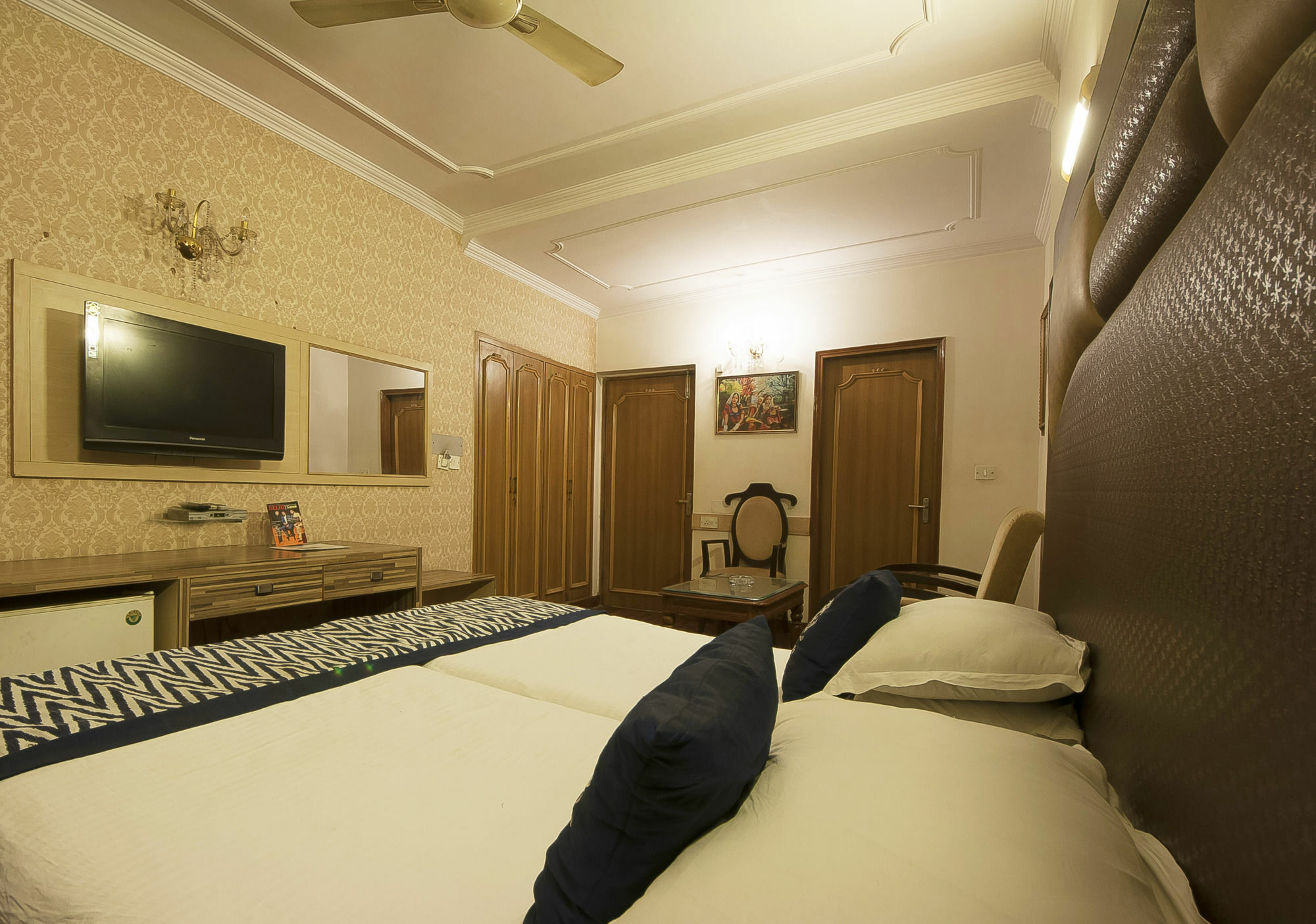 Golden Leaf Hotel Neu-Delhi Exterior foto