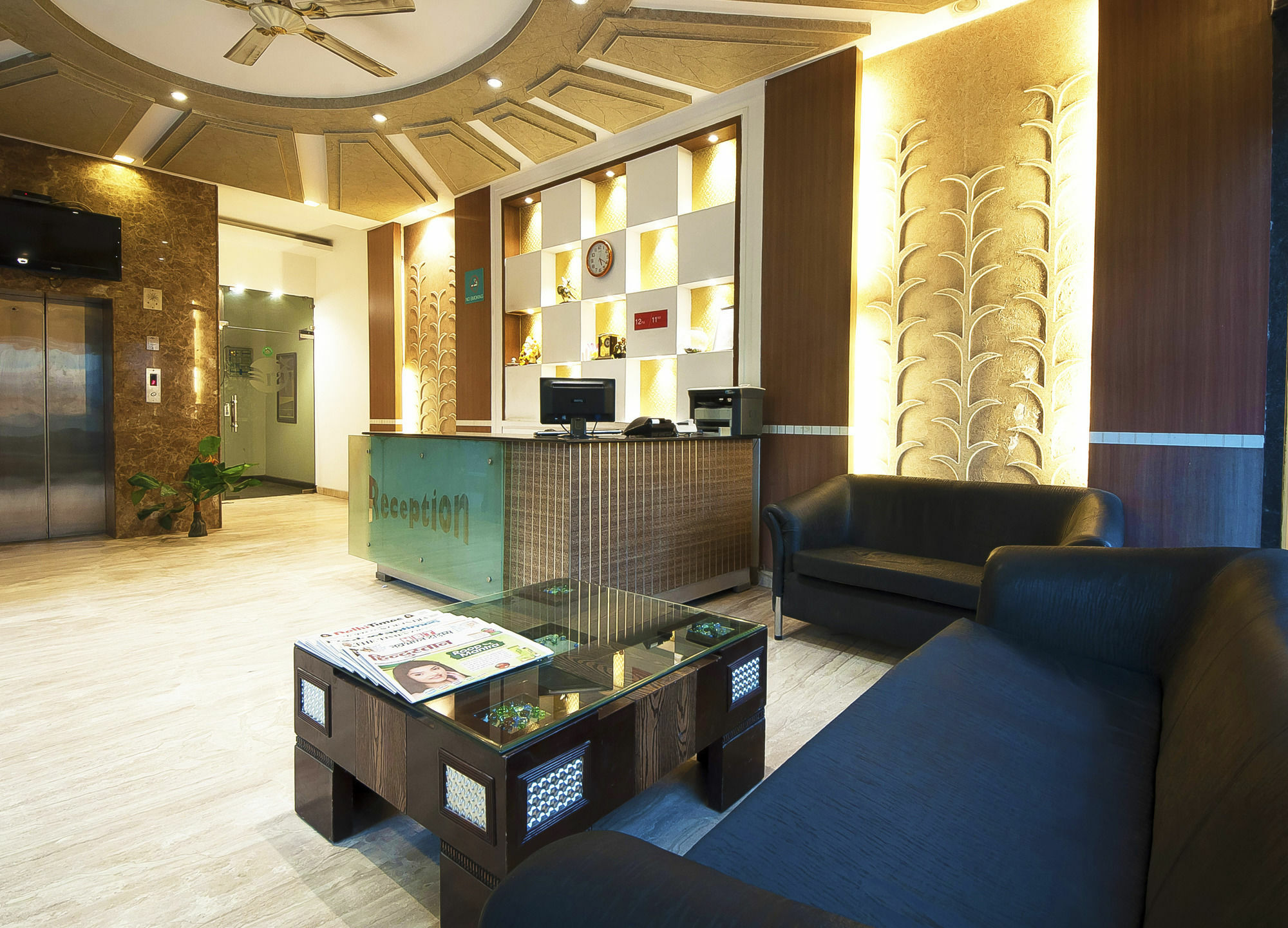 Golden Leaf Hotel Neu-Delhi Exterior foto