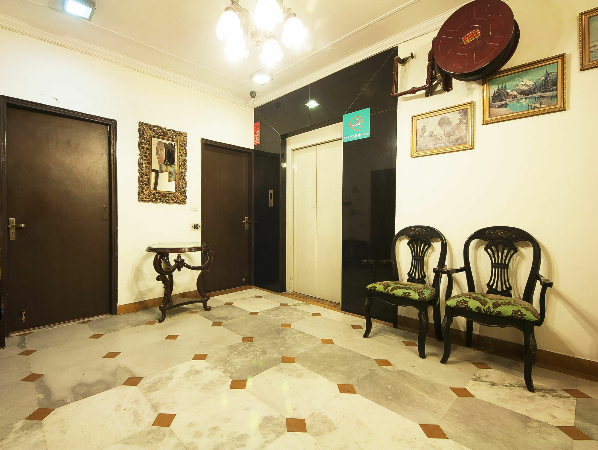 Golden Leaf Hotel Neu-Delhi Exterior foto