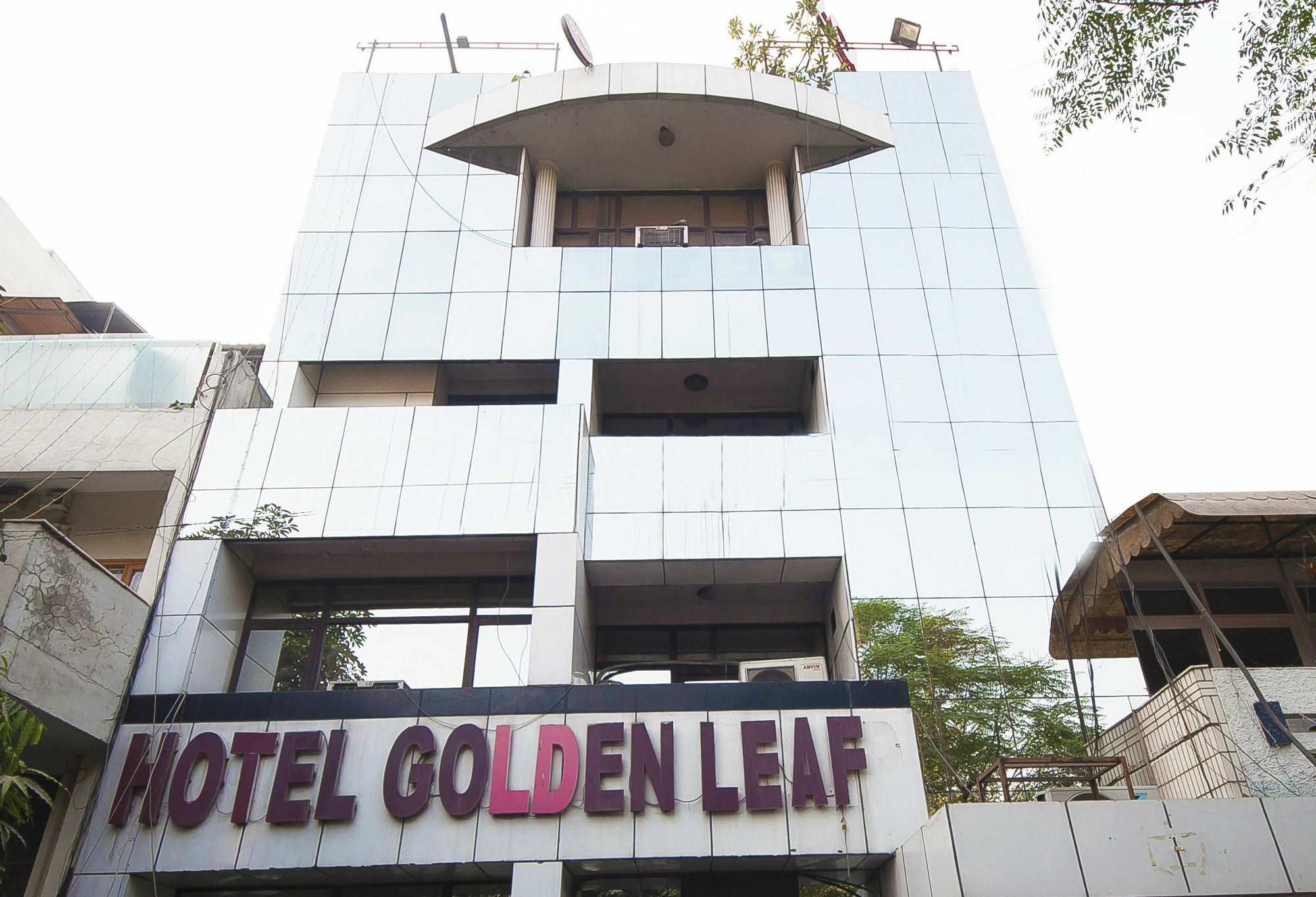Golden Leaf Hotel Neu-Delhi Exterior foto